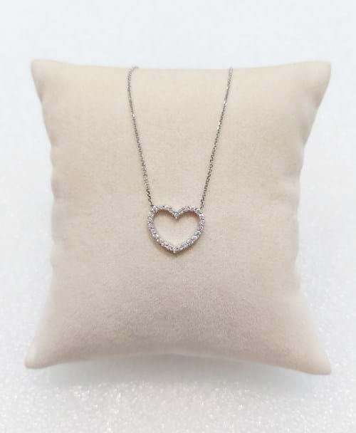 Collana girocollo in oro bianco con cuore