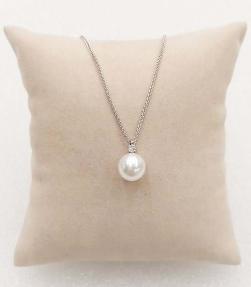 Collana in oro bianco con perla e diamante